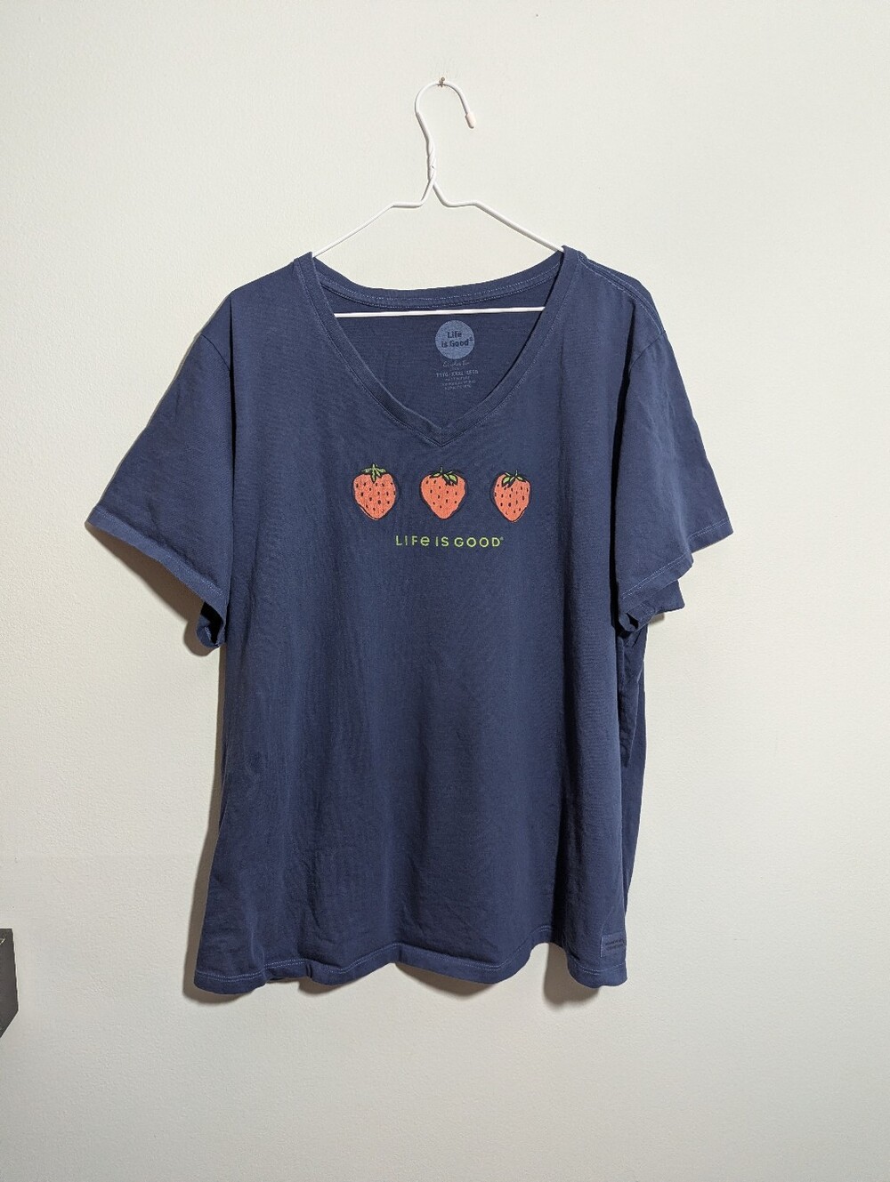Life Is Good Womens XXXL Three Strawberries Short Sleeve Crusher Tee Classic Fit